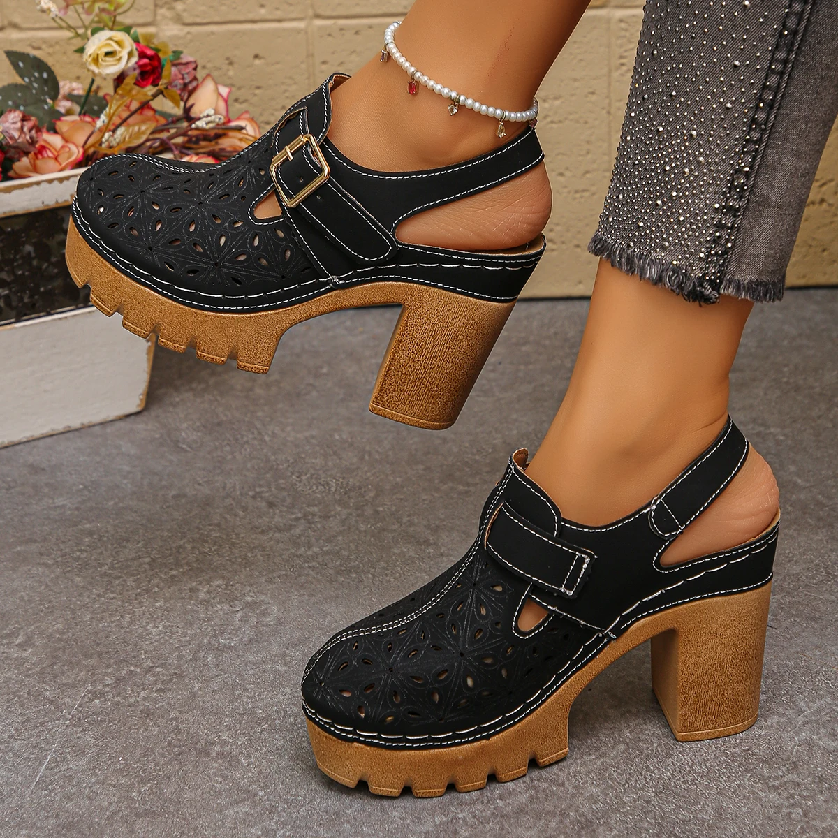 Women Shoes Model - Sandalias de tacón grueso de talla