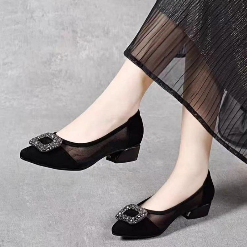 Women Shoes Model - Elegantes Zapatos de Tacón Cuadrado con
