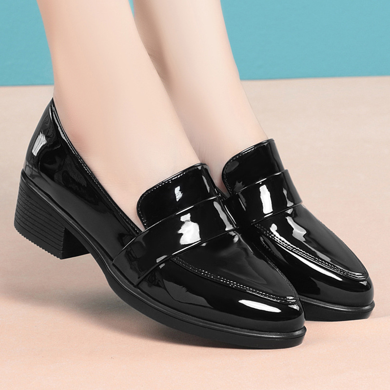 Mocasines de charol con punta  - Women'S Shoes Loafers Black reseña y precio