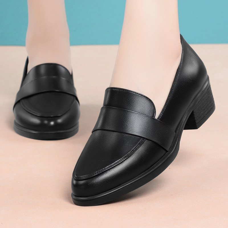 Mocasines de charol con punta  - Women'S Shoes Loafers Black reseña y precio
