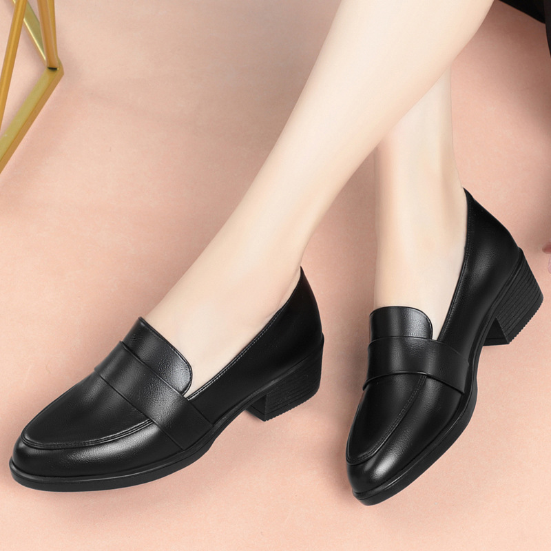 Mocasines de charol con punta  - Women'S Shoes Loafers Black reseña y precio